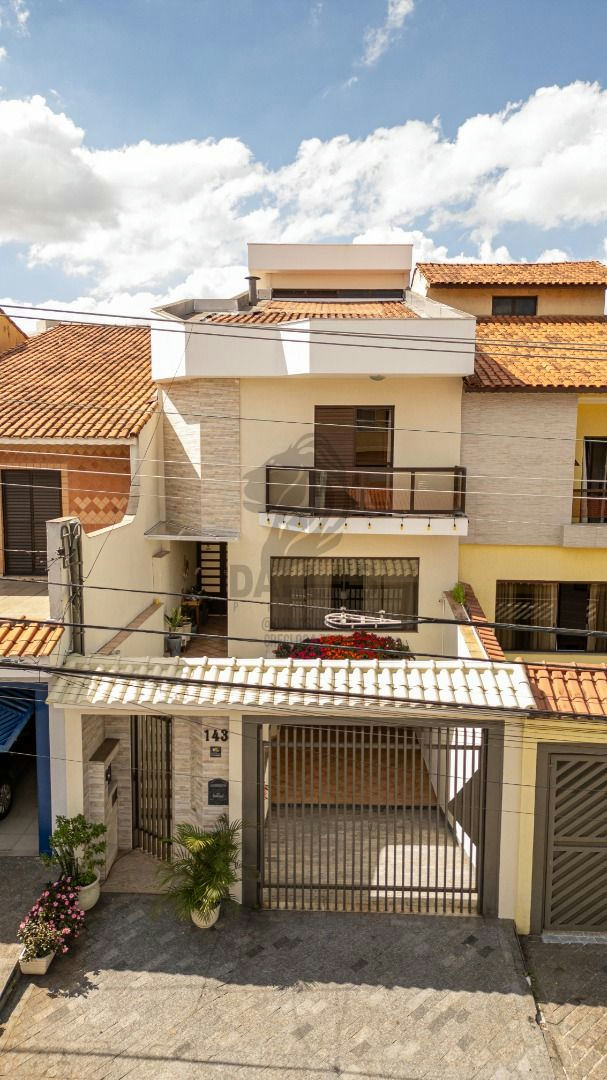 Sobrado em Vila Alpina - 320m² | 4 dormitórios | 8 vagas