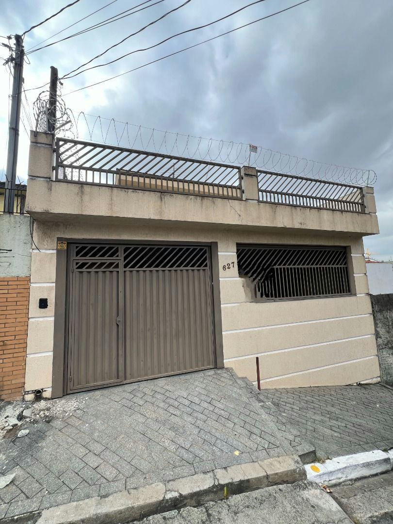 Sobrado em Vila Santa Clara - 294m² | 3 dormitórios | 3 vagas