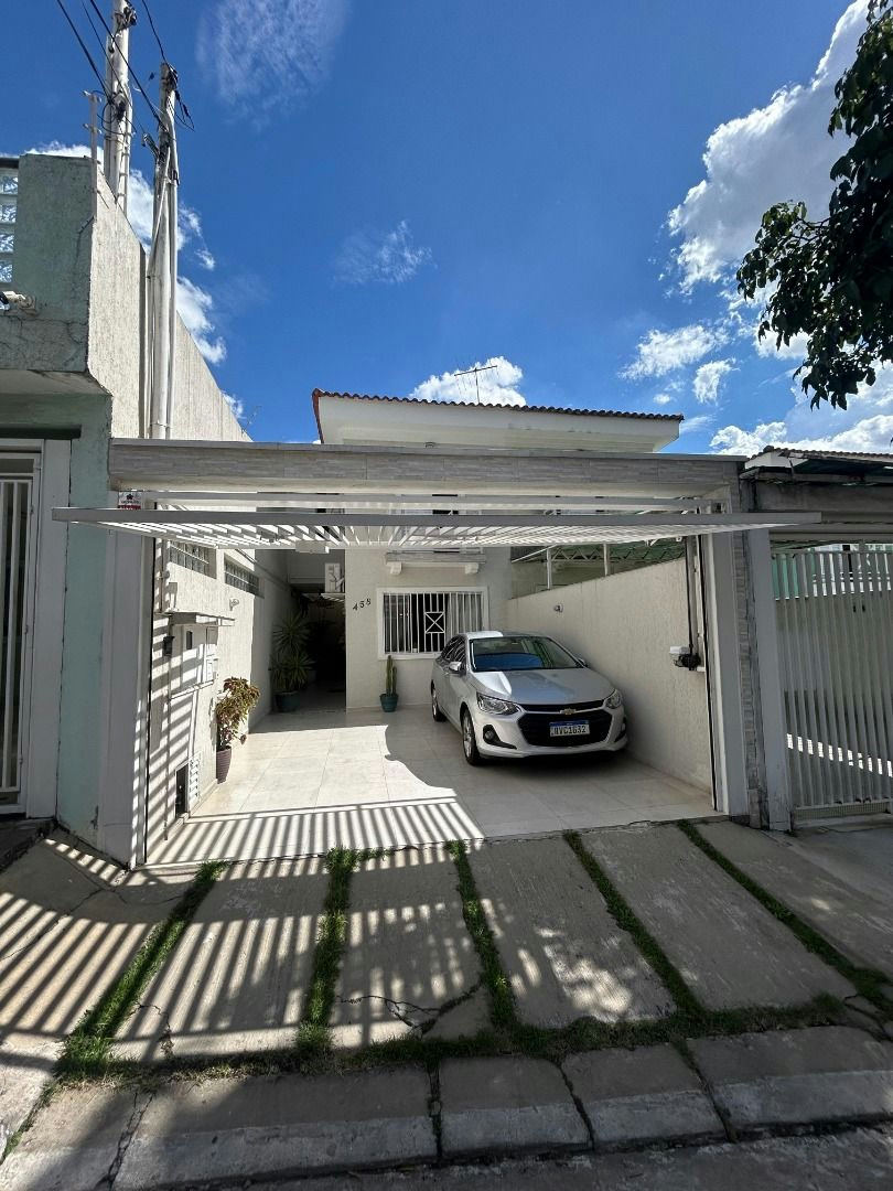 Sobrado em Vila Graciosa - 140m² | 3 dormitórios | 2 vagas