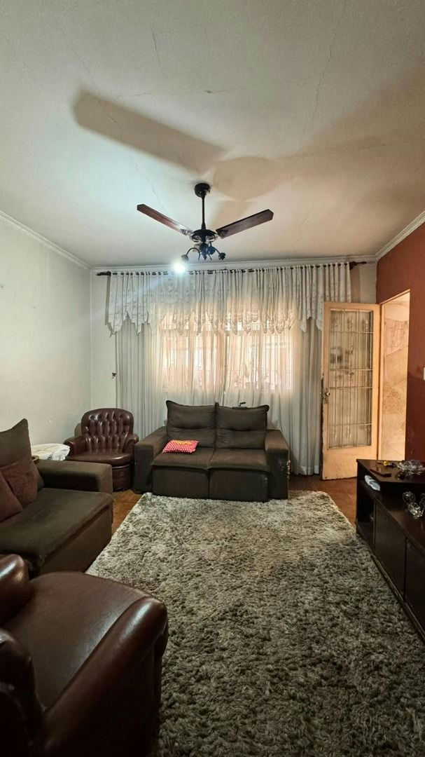 Casa em Jardim Vila Formosa - 204m² | 4 dormitórios | 2 vagas