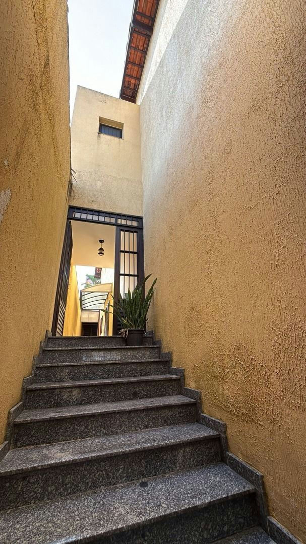 Sobrado em Vila Alpina - 210m² | 3 dormitórios | 4 vagas - miniatura 4