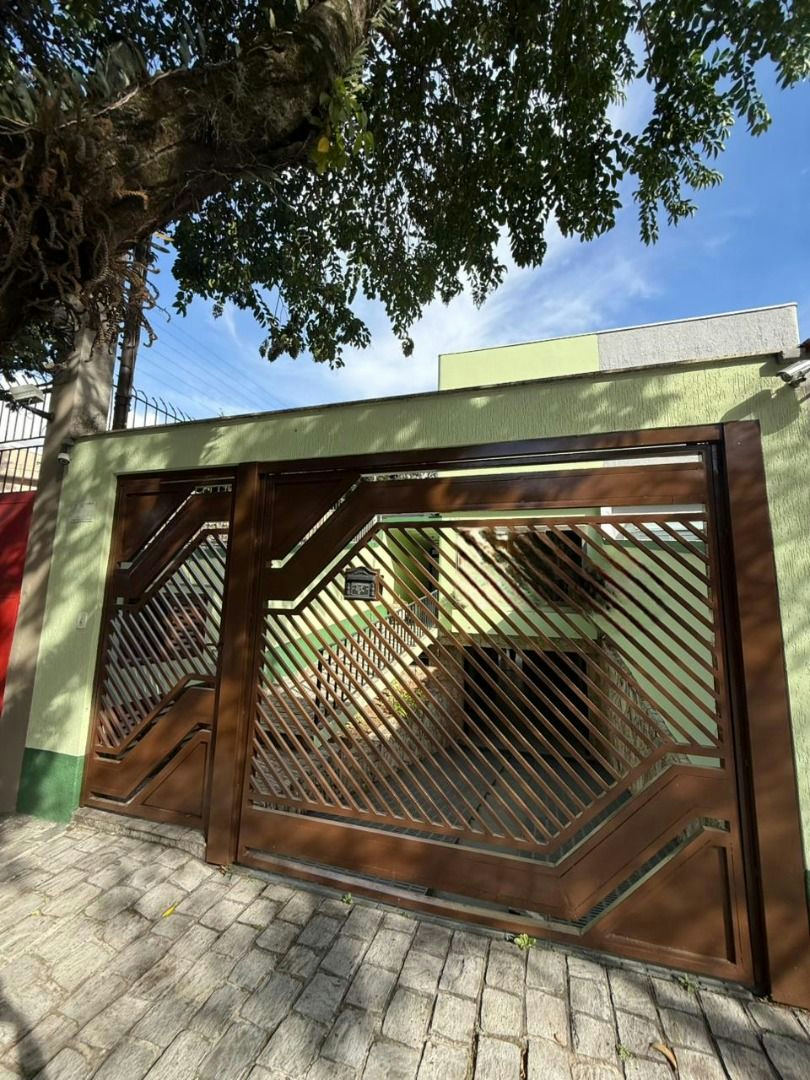Sobrado em Vila Oratório - 170m² | 3 dormitórios | 4 vagas