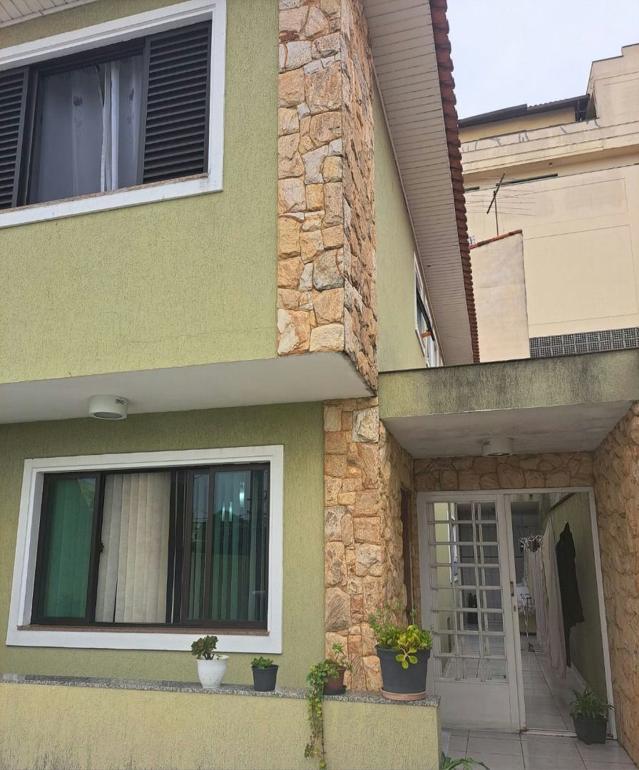 Sobrado em Vila Industrial - 104.21m² | 3 dormitórios | 2 vagas