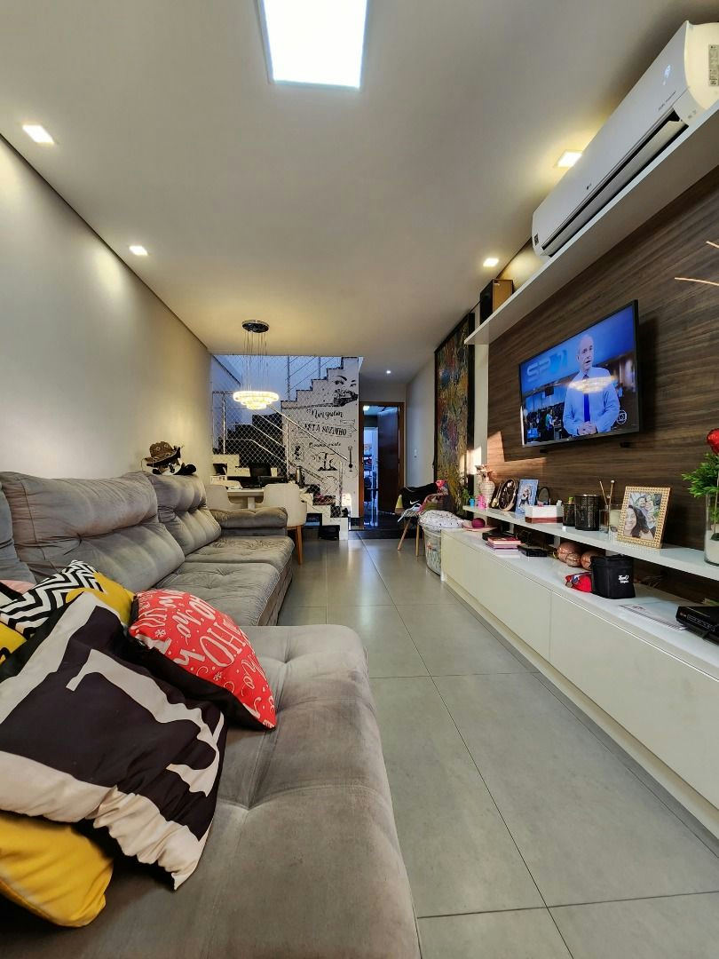 Sobrado em Vila Alpina - 110m² | 3 dormitórios | 2 vagas