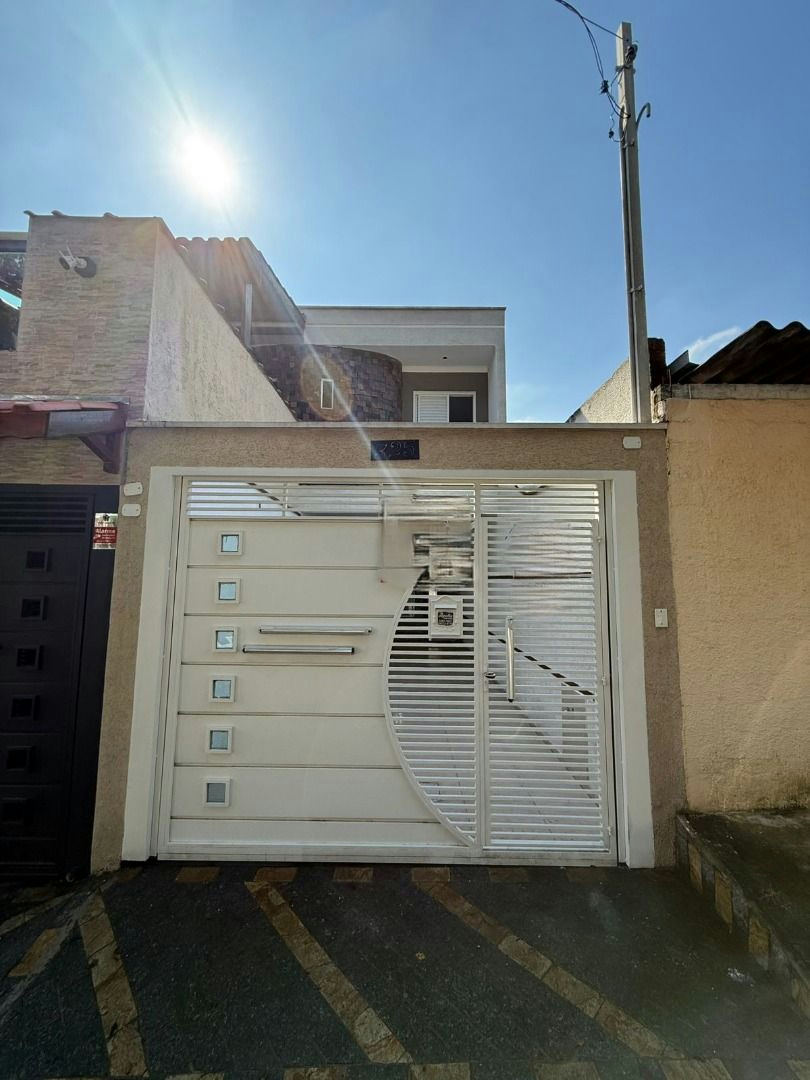 Sobrado em Parque Residencial Oratorio - 70m² | 3 dormitórios | 2 vagas