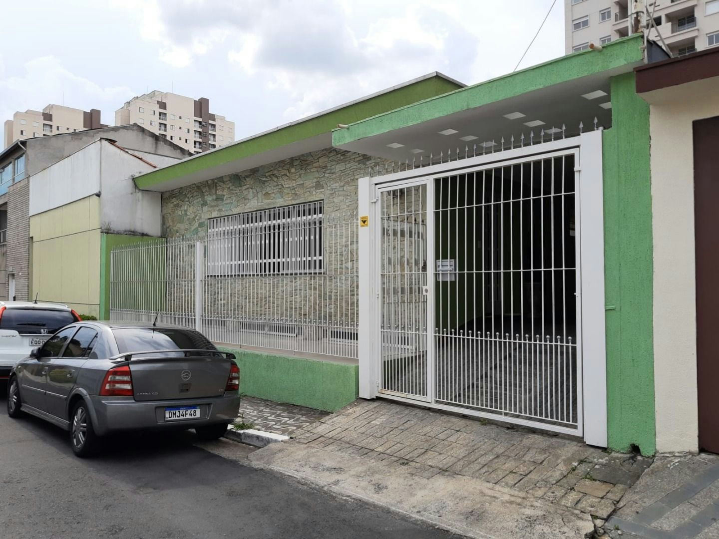 Sobrado em Vila Zelina - 197m² | 4 dormitórios | 2 vagas
