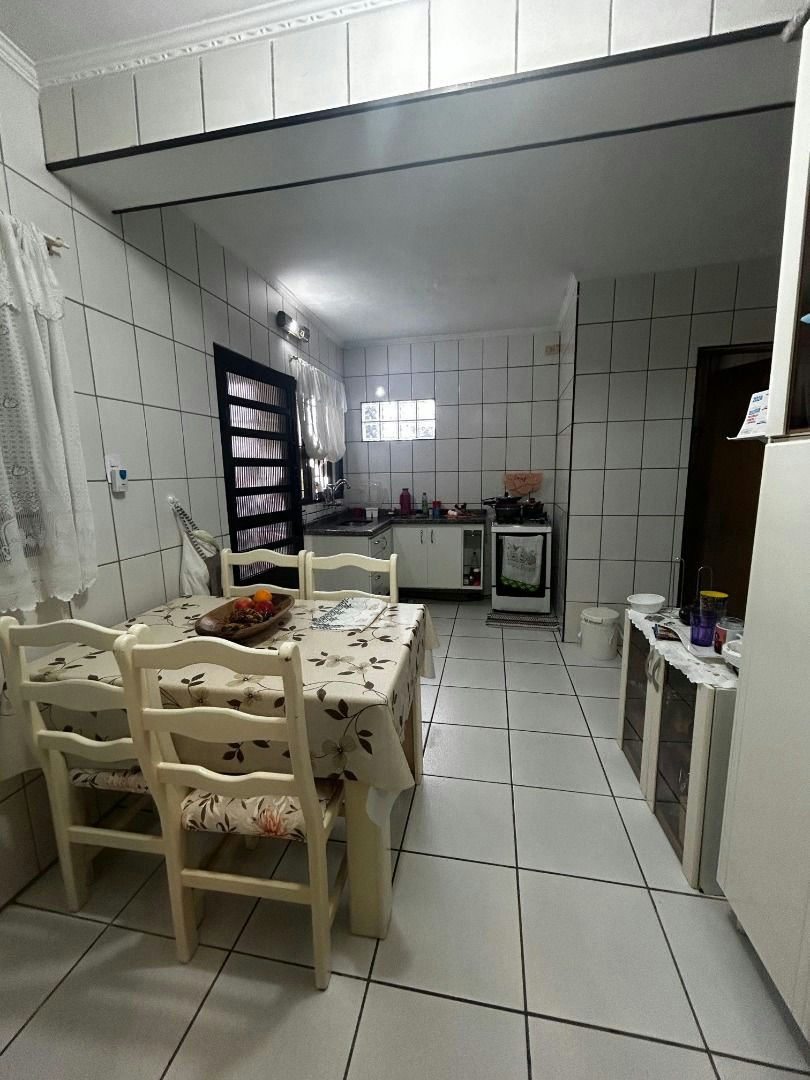 Casa em Vila Miami - 200m² | 4 dormitórios | 1 vaga - miniatura 5