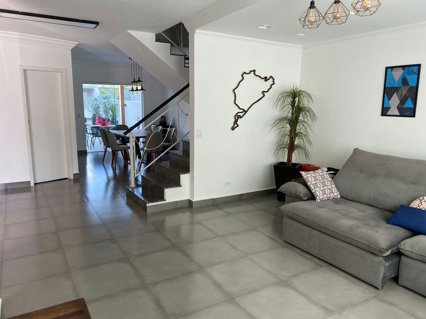 Sobrado em Parque Residencial Itapeti - 200m² | 4 dormitórios | 8 vagas - miniatura 5
