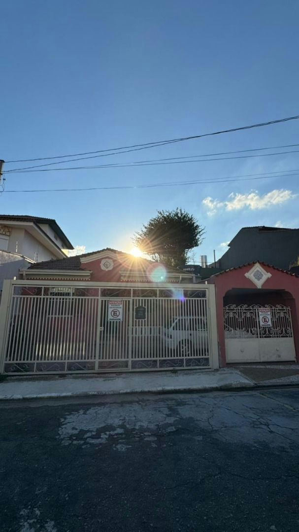 Casa em Alto da Mooca - 140m² | 3 dormitórios | 4 vagas