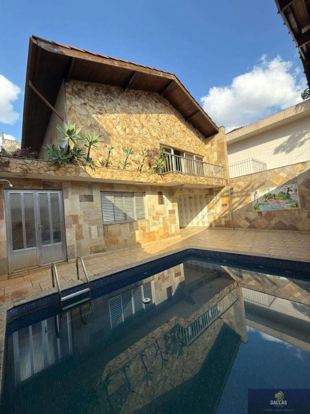 Casa em Jardim Avelino - 250m² | 4 dormitórios | 4 vagas - miniatura 2