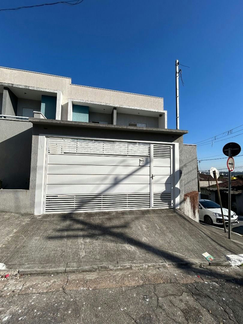 Sobrado em Vila Alpina - 100m² | 2 dormitórios | 4 vagas