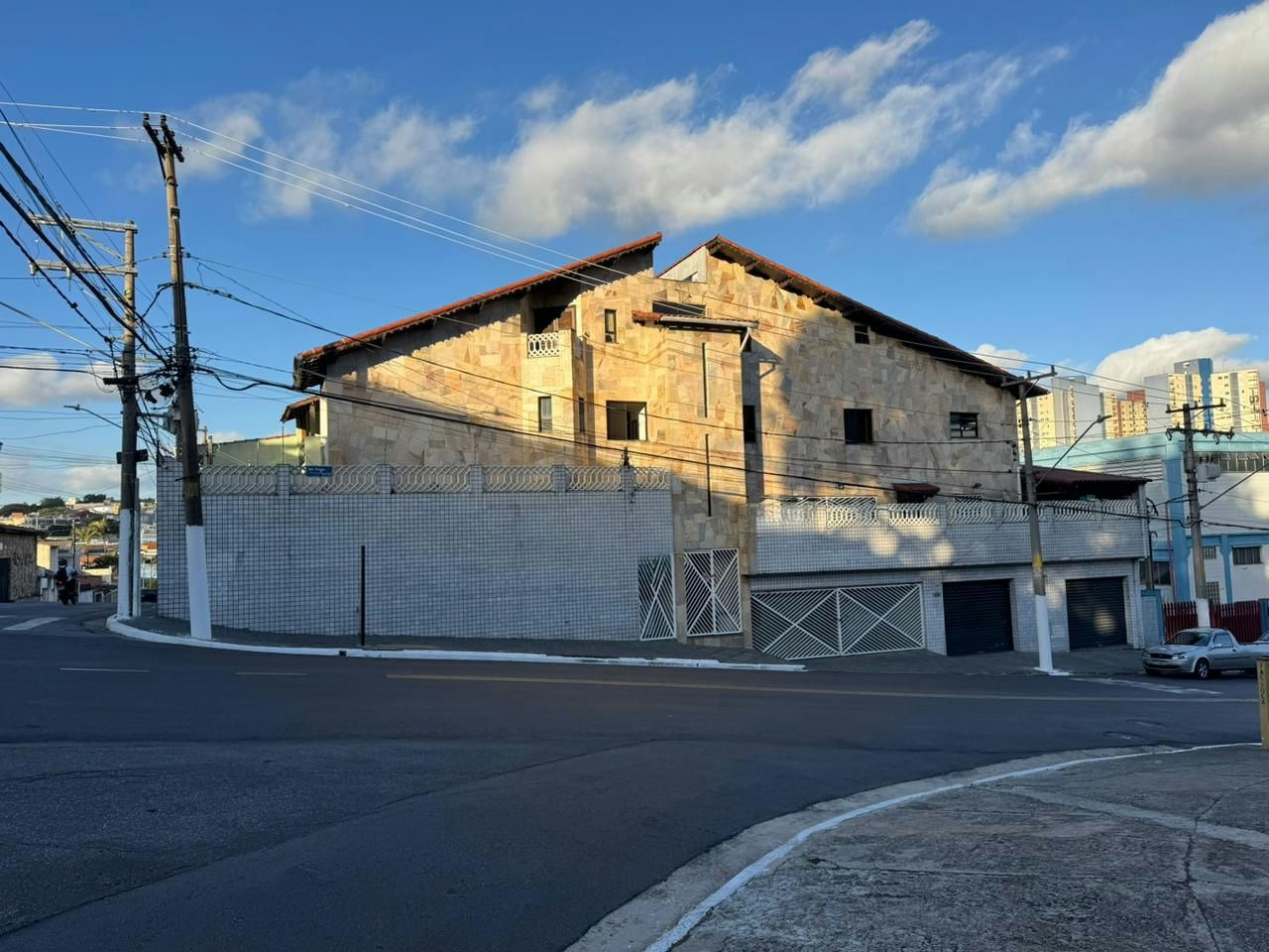 Sobrado em Vila Alpina - 302m² | 5 dormitórios | 2 vagas