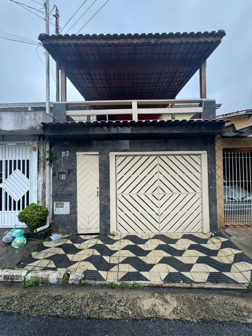 Sobrado em Jardim Ibitirama - 217m² | 3 dormitórios | 2 vagas