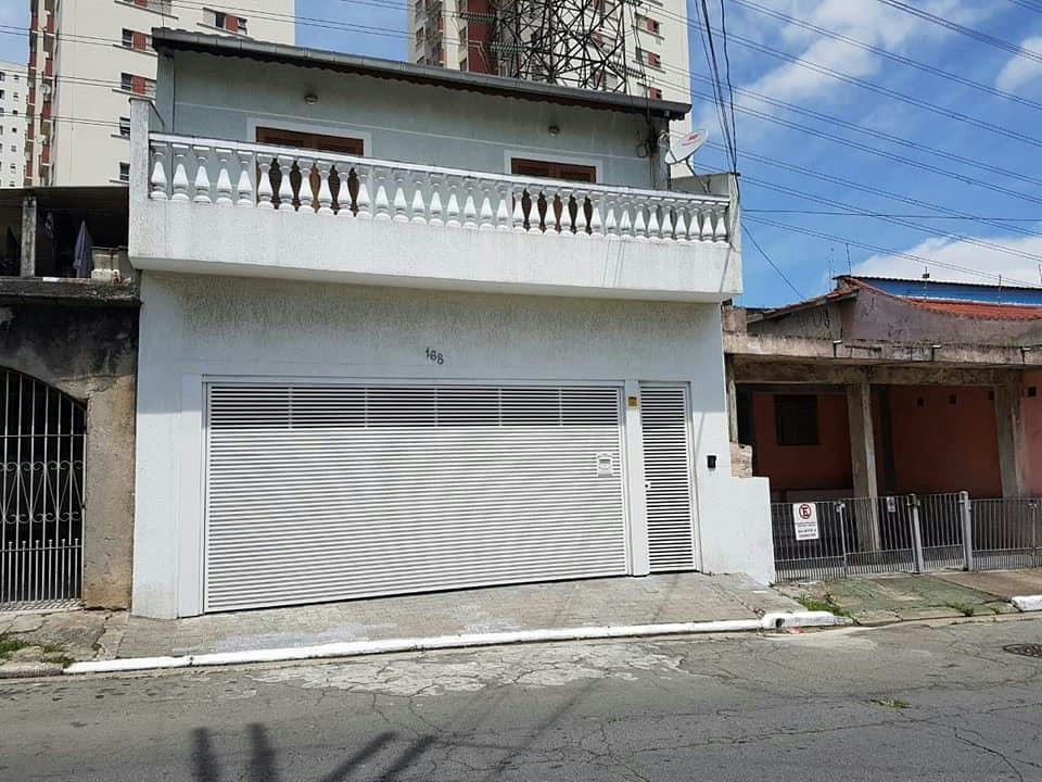 Sobrado em Vila Cleonice - 250m² | 4 dormitórios | 3 vagas