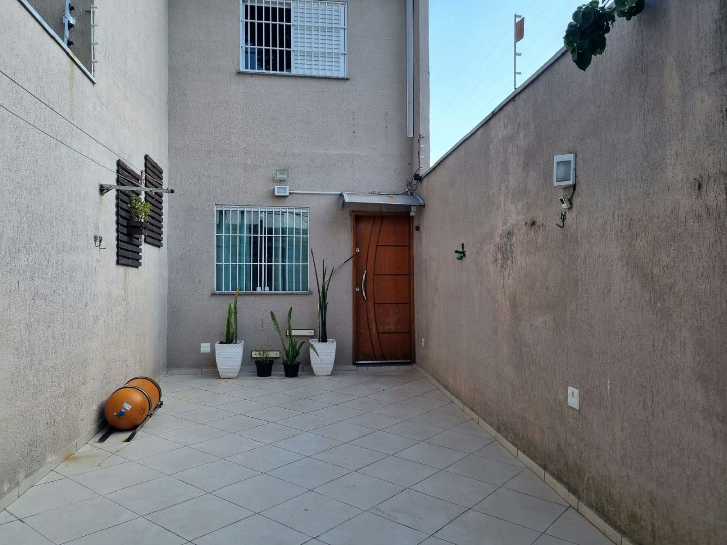 Sobrado em Vila Ivone - 79m² | 2 dormitórios | 2 vagas