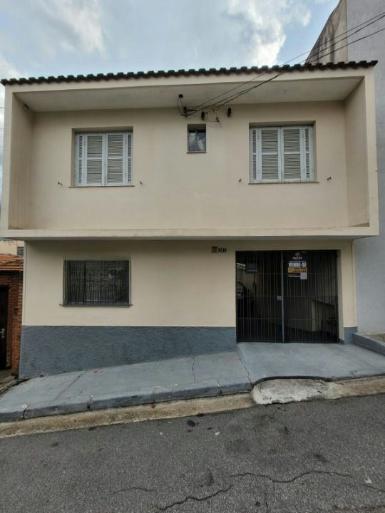 Sobrado em Vila Santa Clara - 130m² | 3 dormitórios | 2 vagas