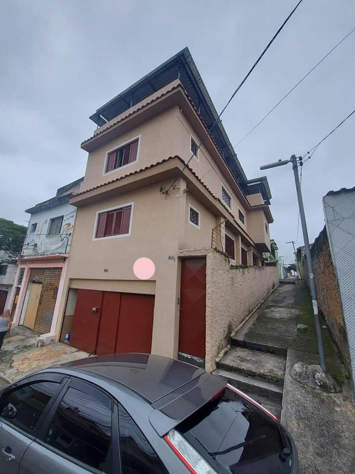 Sobrado em Jardim Ana Rosa - 411m² | 5 dormitórios | 4 vagas