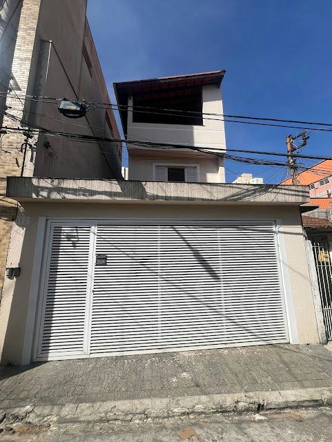 Sobrado em Vila Ema - 238m² | 4 dormitórios | 1 vaga