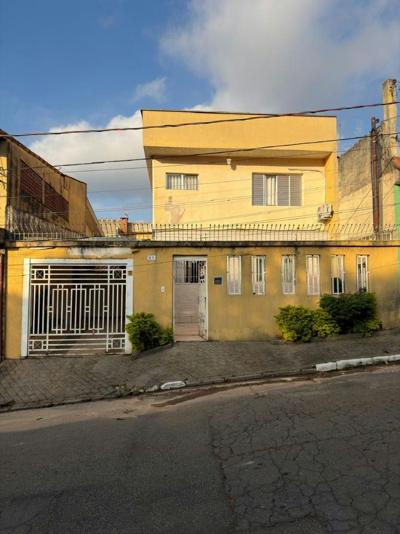 Sobrado em Vila Primavera - 144m² | 4 dormitórios | 8 vagas
