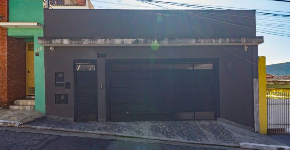 Sobrado em Vila Invernada - 151m² | 3 dormitórios | 3 vagas