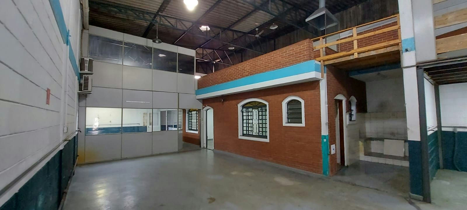 Sala Comercial em Vila Nhocune - 250m²