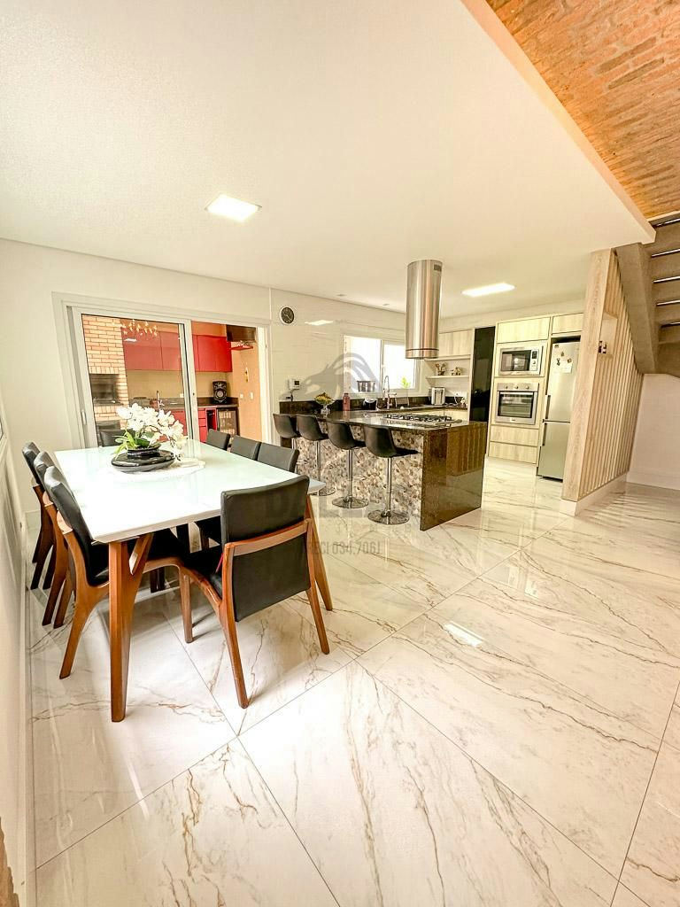 Sobrado em Água Rasa - 130m² | 2 dormitórios | 4 vagas - miniatura 3