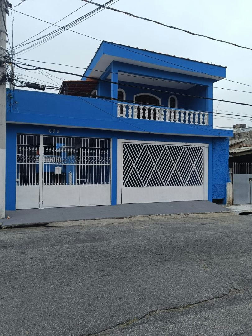 Sobrado em Vila Alpina - 279m² | 7 dormitórios | 7 vagas