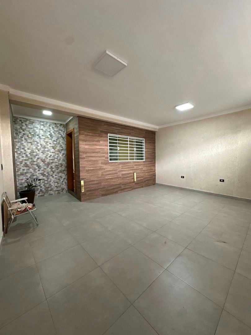 Sobrado em Vila Santa Clara - 140m² | 3 dormitórios | 2 vagas