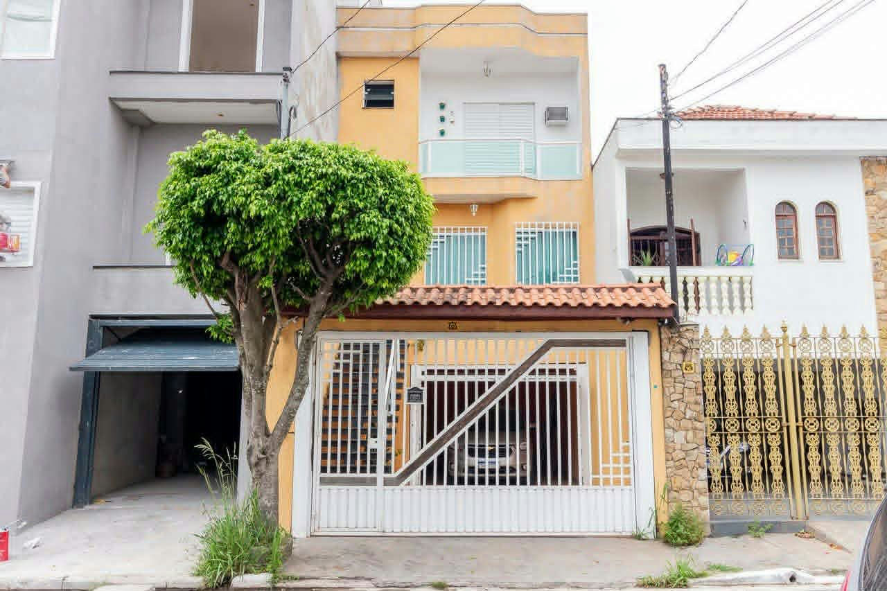 Sobrado em Vila Formosa - 150m² | 6 dormitórios | 3 vagas