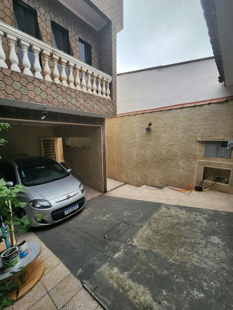 Sobrado em Vila Tolstoi - 142m² | 3 dormitórios | 3 vagas - miniatura 2