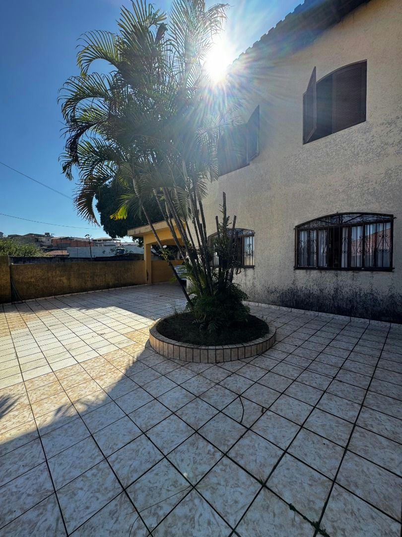 Sobrado em Vila Virginia - 210m² | 3 dormitórios | 12 vagas - miniatura 2