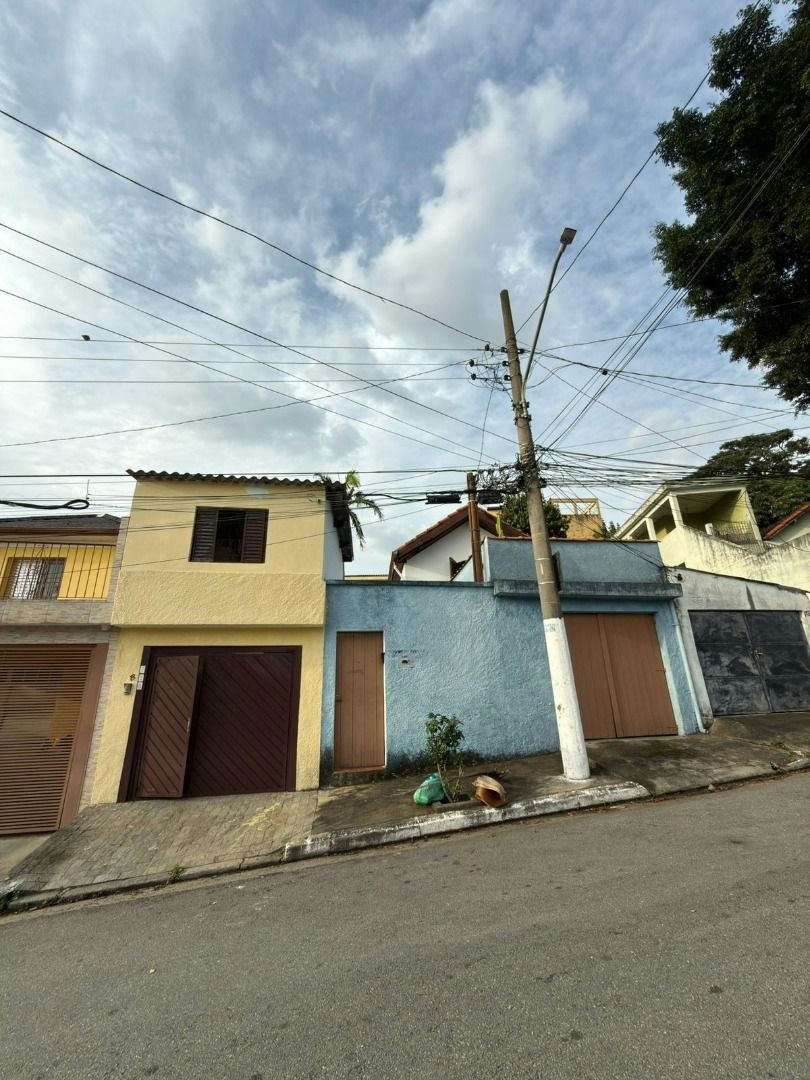 Sobrado em Vila Zelina - 200m² | 4 dormitórios | 2 vagas