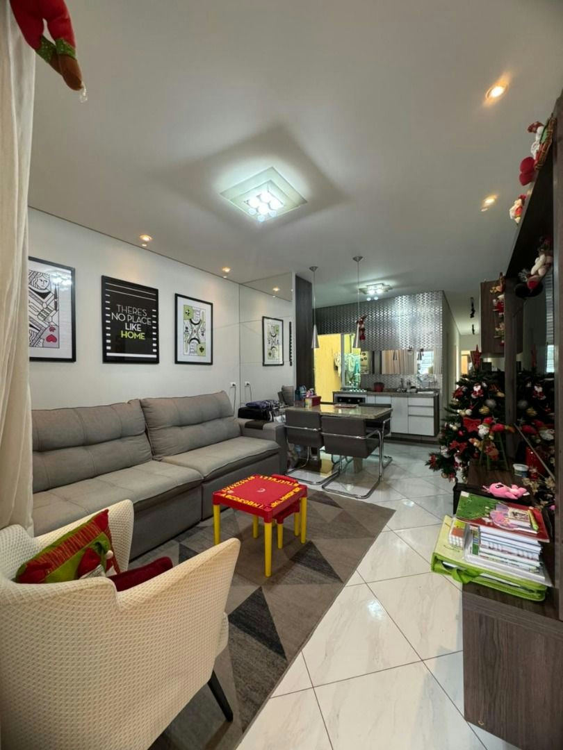 Casa em Vila Santa Clara - 90m² | 3 dormitórios | 2 vagas