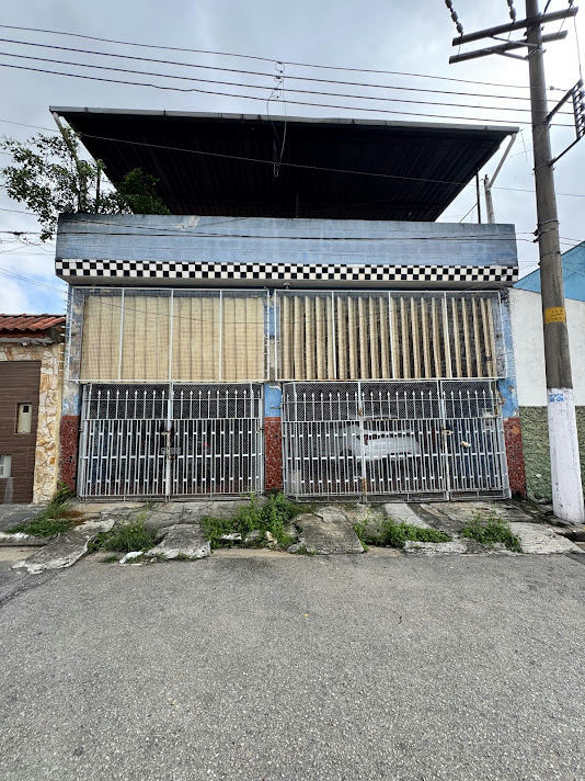 PARQUE SÃO LUCAS — 3 MORADIAS NO MESMO TERRENO!