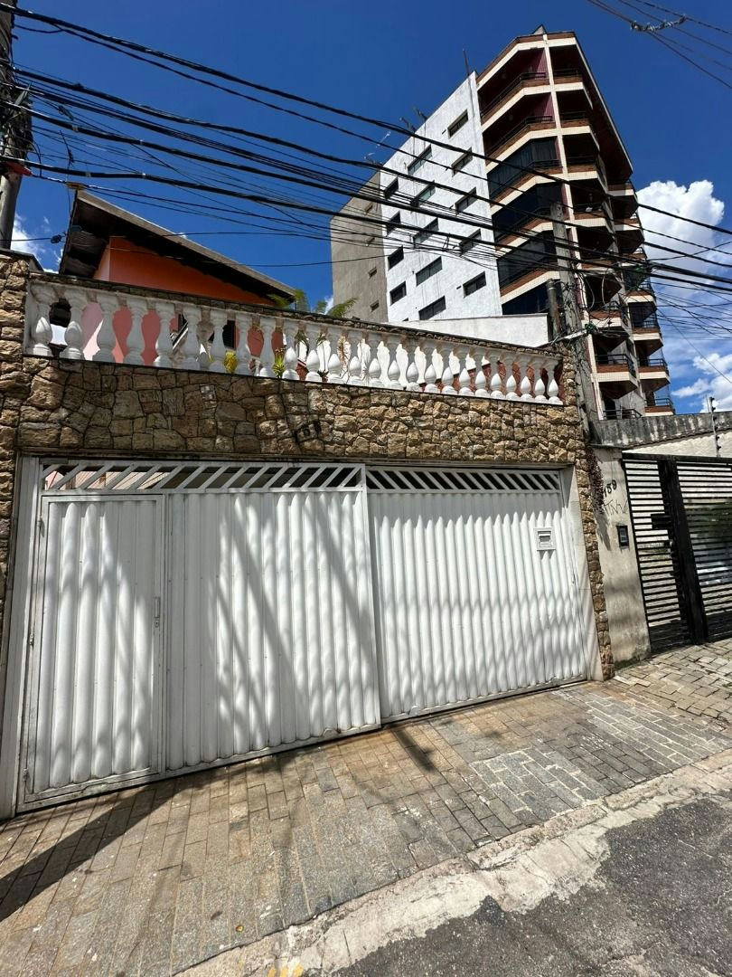 Sobrado em Vila Ema - 179m² | 3 dormitórios | 2 vagas