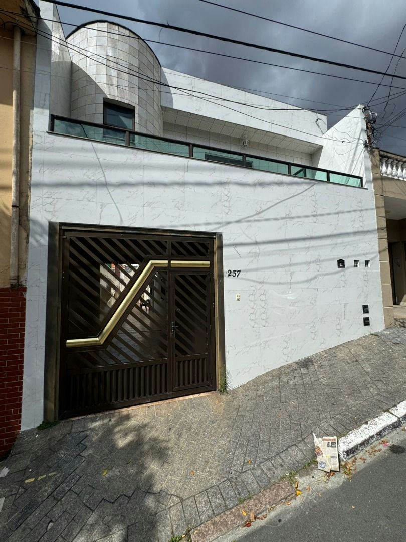 Casa em Vila Prudente (Zona Leste) - 261m² | 4 dormitórios | 3 vagas