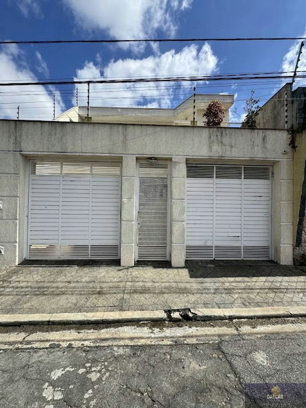 Sobrado em Vila Santa Clara - 250m² | 4 dormitórios | 2 vagas