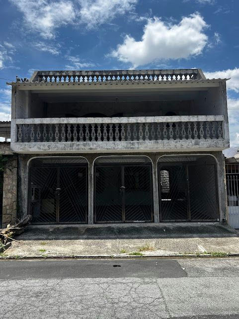 Sobrado em Conjunto Habitacional Barreira Grande - 200m² | 4 dormitórios | 3 vagas - miniatura 4