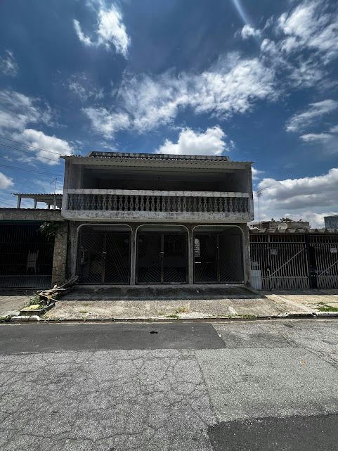 Sobrado em Conjunto Habitacional Barreira Grande - 200m² | 4 dormitórios | 3 vagas - miniatura 3