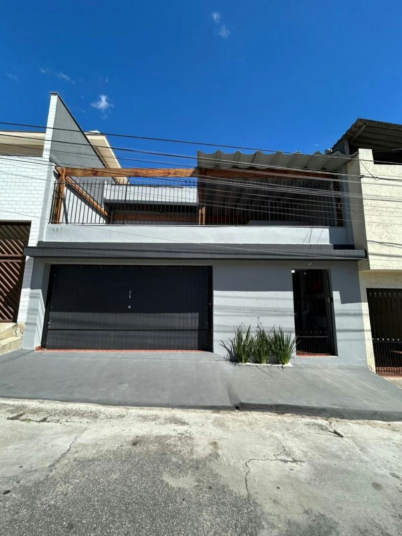 Casa em Vila Lúcia - 180m² | 2 dormitórios | 2 vagas