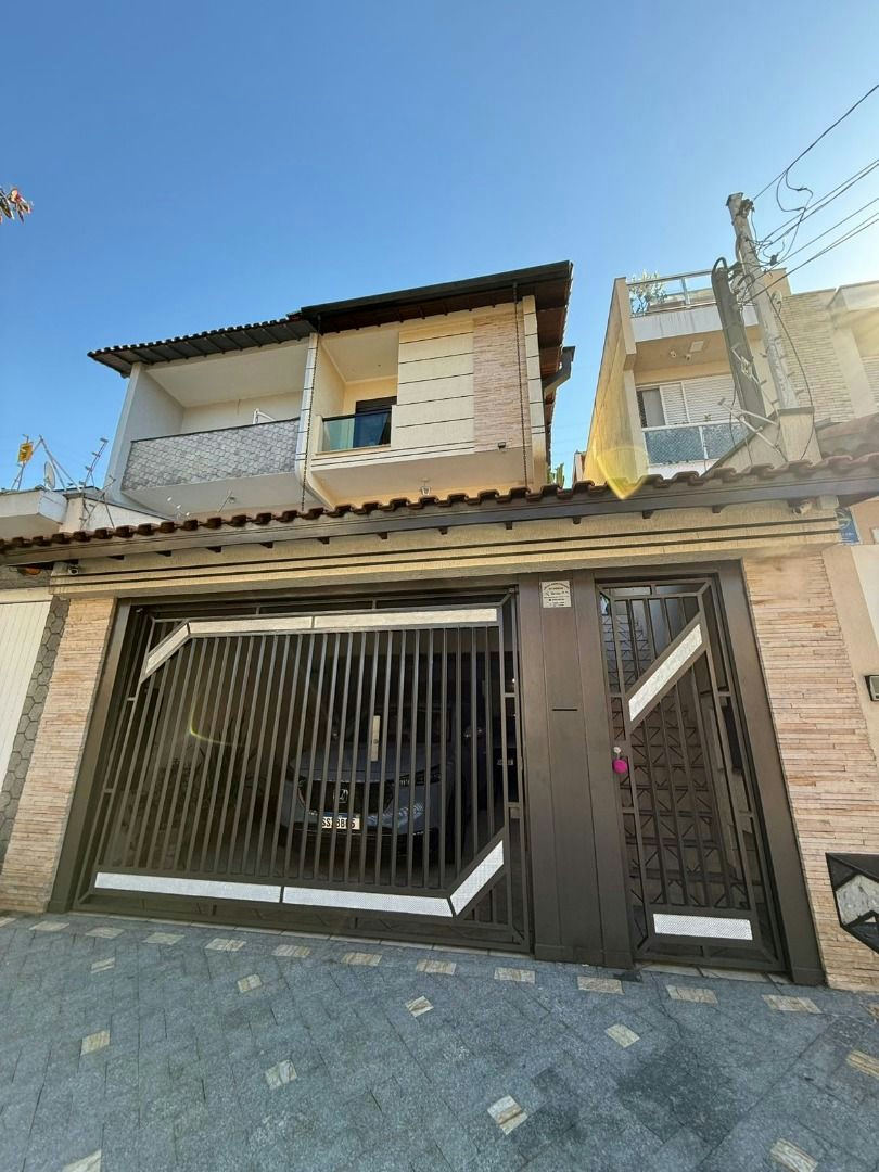 Sobrado em Sítio da Figueira - 277m² | 3 dormitórios | 4 vagas