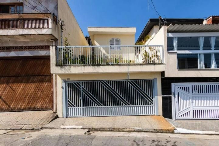 Sobrado em Vila Ema - 200m² | 4 dormitórios | 2 vagas