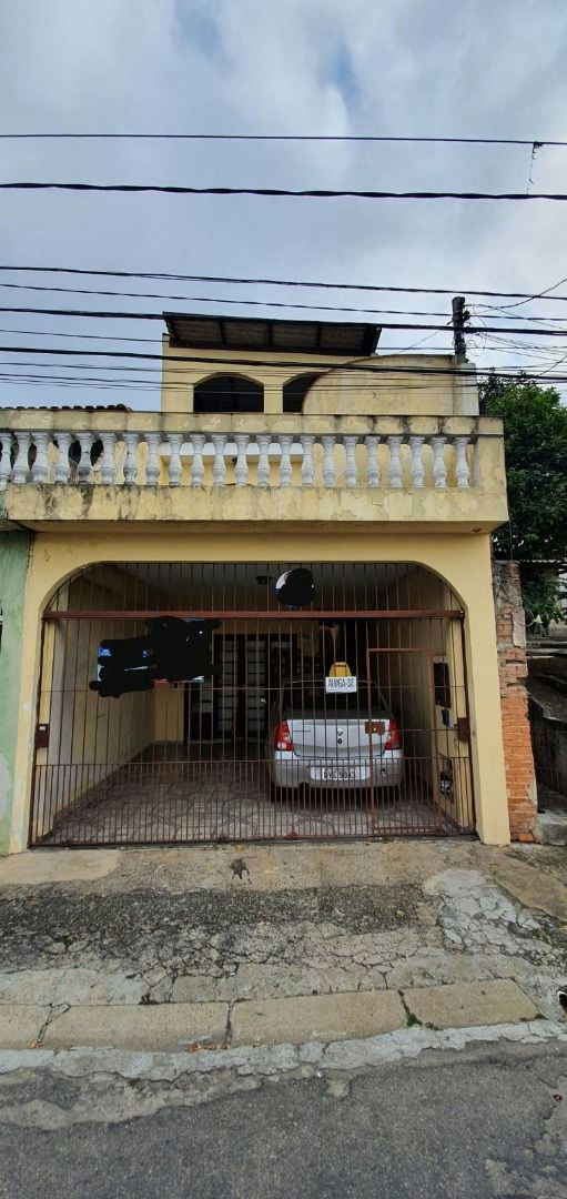 Sobrado em Vila Alpina - 280m² | 3 dormitórios | 2 vagas