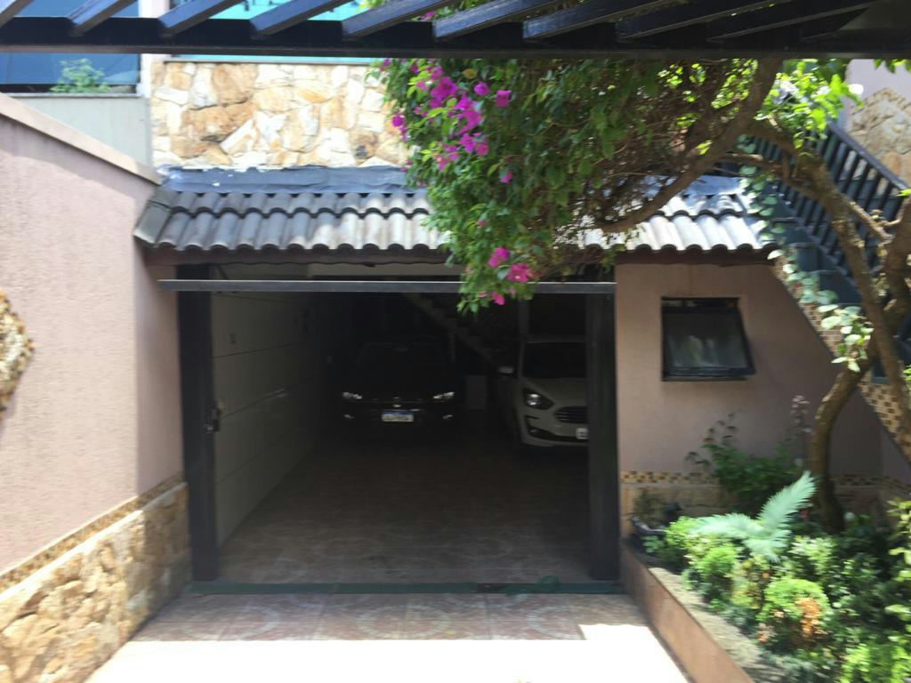 Sobrado em Vila Zelina - 230m² | 3 dormitórios | 5 vagas