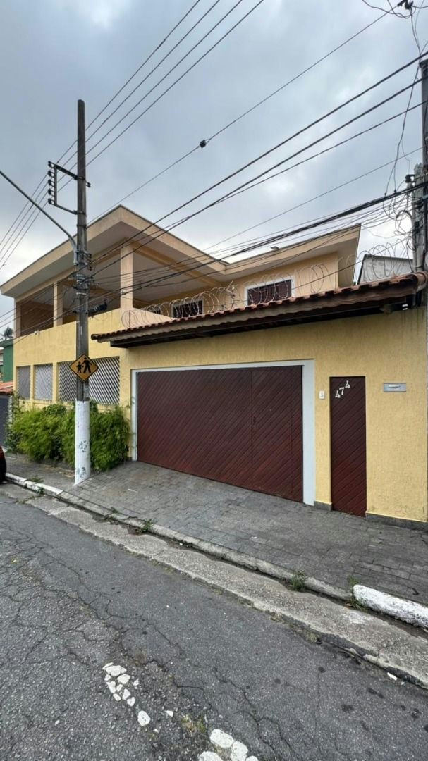 Sobrado em Vila Industrial - 212m² | 3 dormitórios