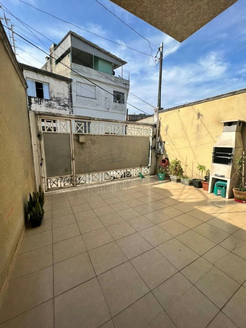 Sobrado em Vila Carmem - 90m² | 2 dormitórios | 2 vagas - miniatura 2