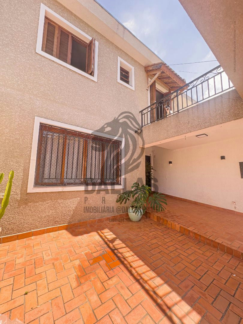 Sobrado em Alto da Mooca - 222m² | 4 dormitórios | 2 vagas - foto 1