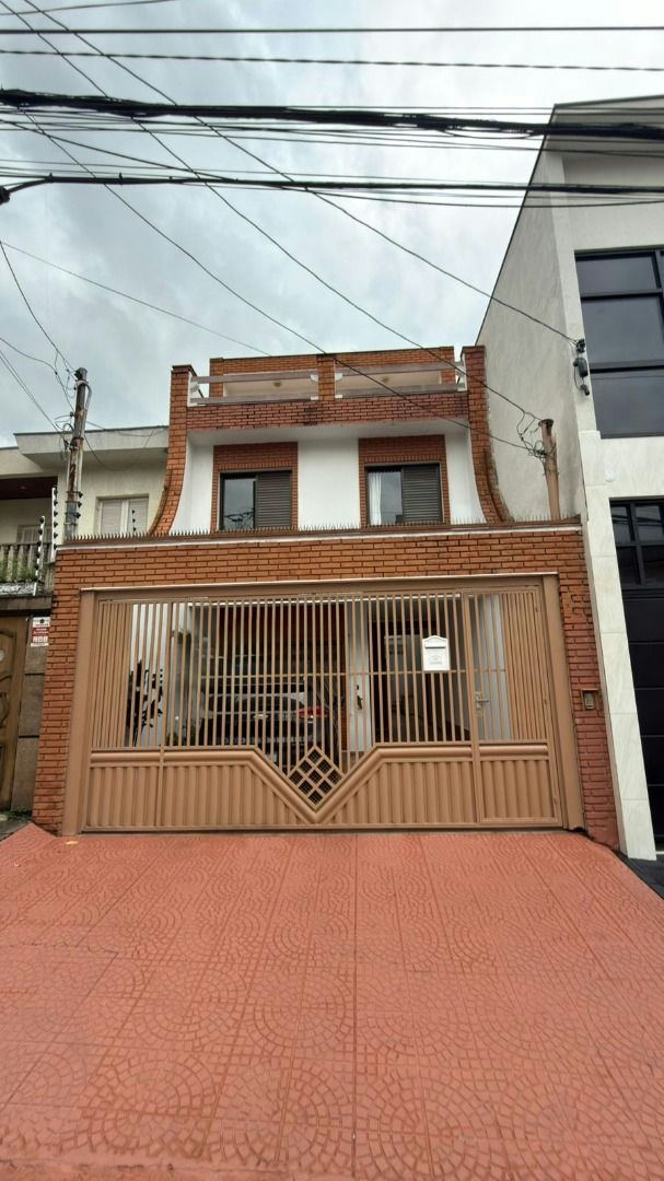Sobrado em Alto da Mooca - 210m² | 5 dormitórios | 3 vagas