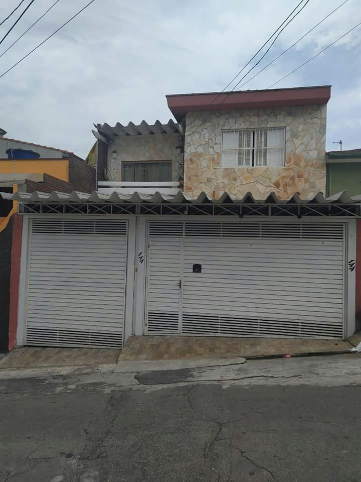 Sobrado em Vila Cleonice - 160m² | 4 dormitórios | 4 vagas