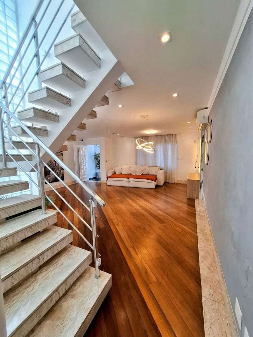Sobrado em Jardim Teresa - 260m² | 3 dormitórios | 6 vagas - miniatura 3